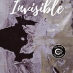 portada de la novela de Rodolfo H Farias Invisible, en la sobre un fondo gris se observa una mancha negra